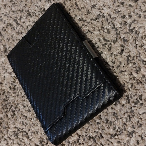 Men's Slim Bi-Fold Wallet - Picture 2 of 4